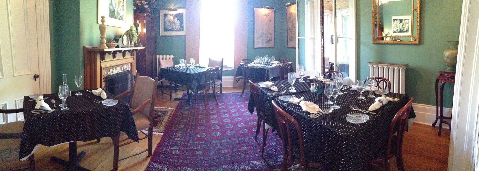 Trinity House Inn Gananoque Exteriér fotografie